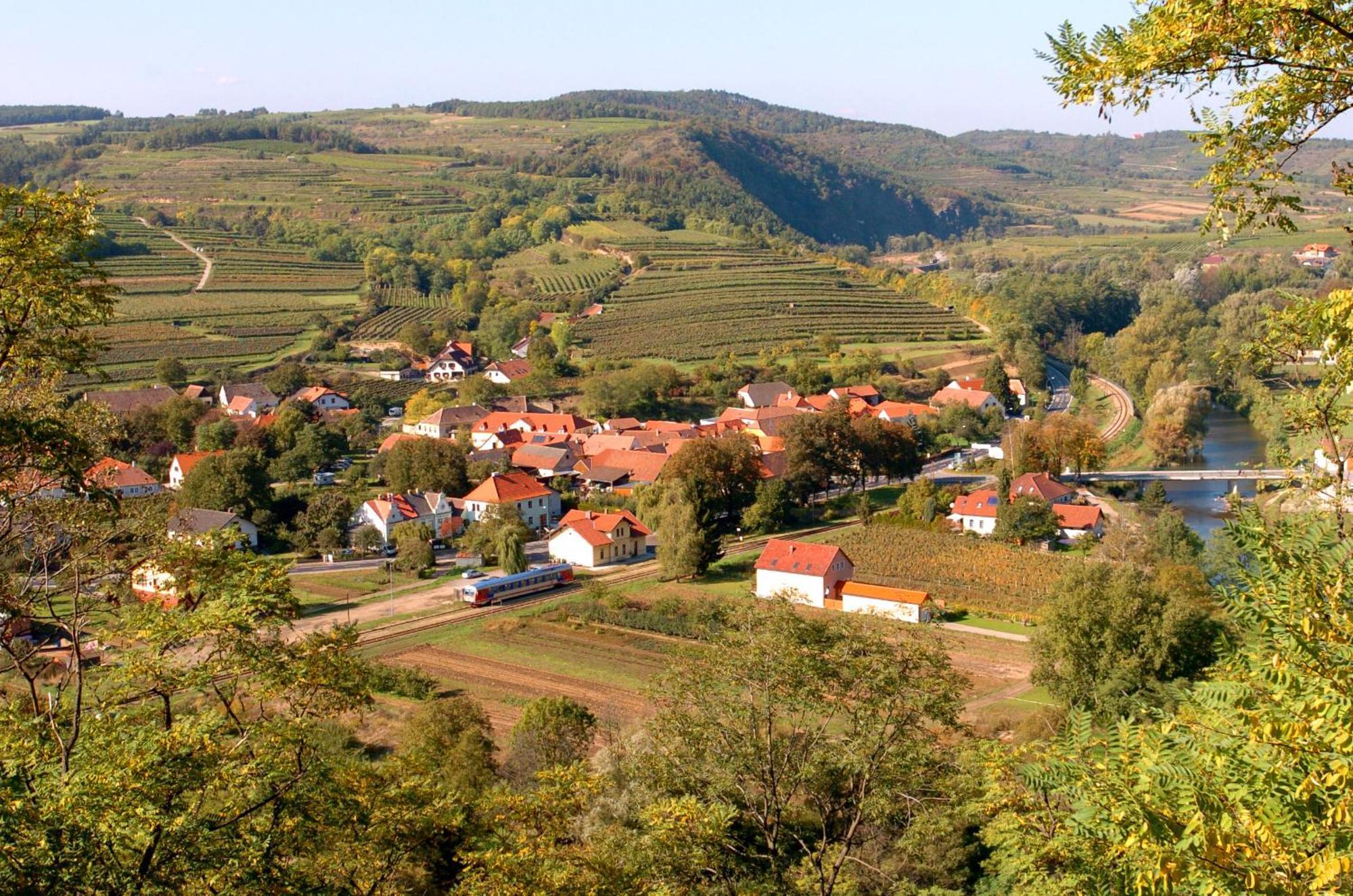 Hotel Zur Schonenburg Schönberg am Kamp Dış mekan fotoğraf